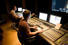 "Sound Design for Visual Media and Film Production students at dbc sound" (flickr cc)
